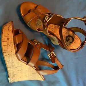 Guess camel wedges size 6.5
